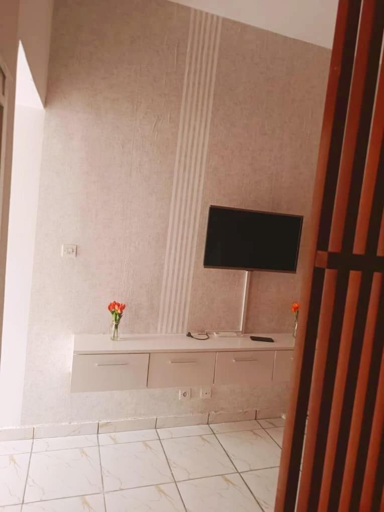 Ferienwohnung La Maison Bleue - 2 Pieces Haut Standing Abidjan Exterior foto