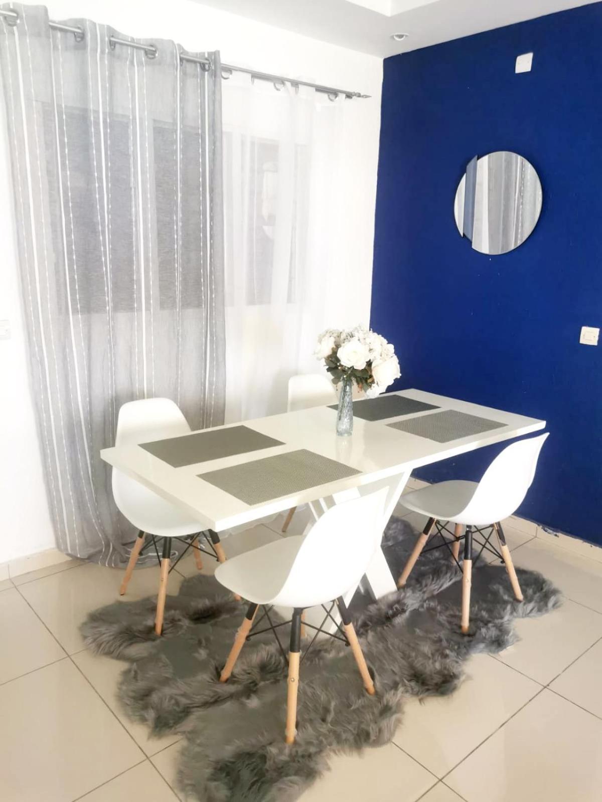 Ferienwohnung La Maison Bleue - 2 Pieces Haut Standing Abidjan Exterior foto